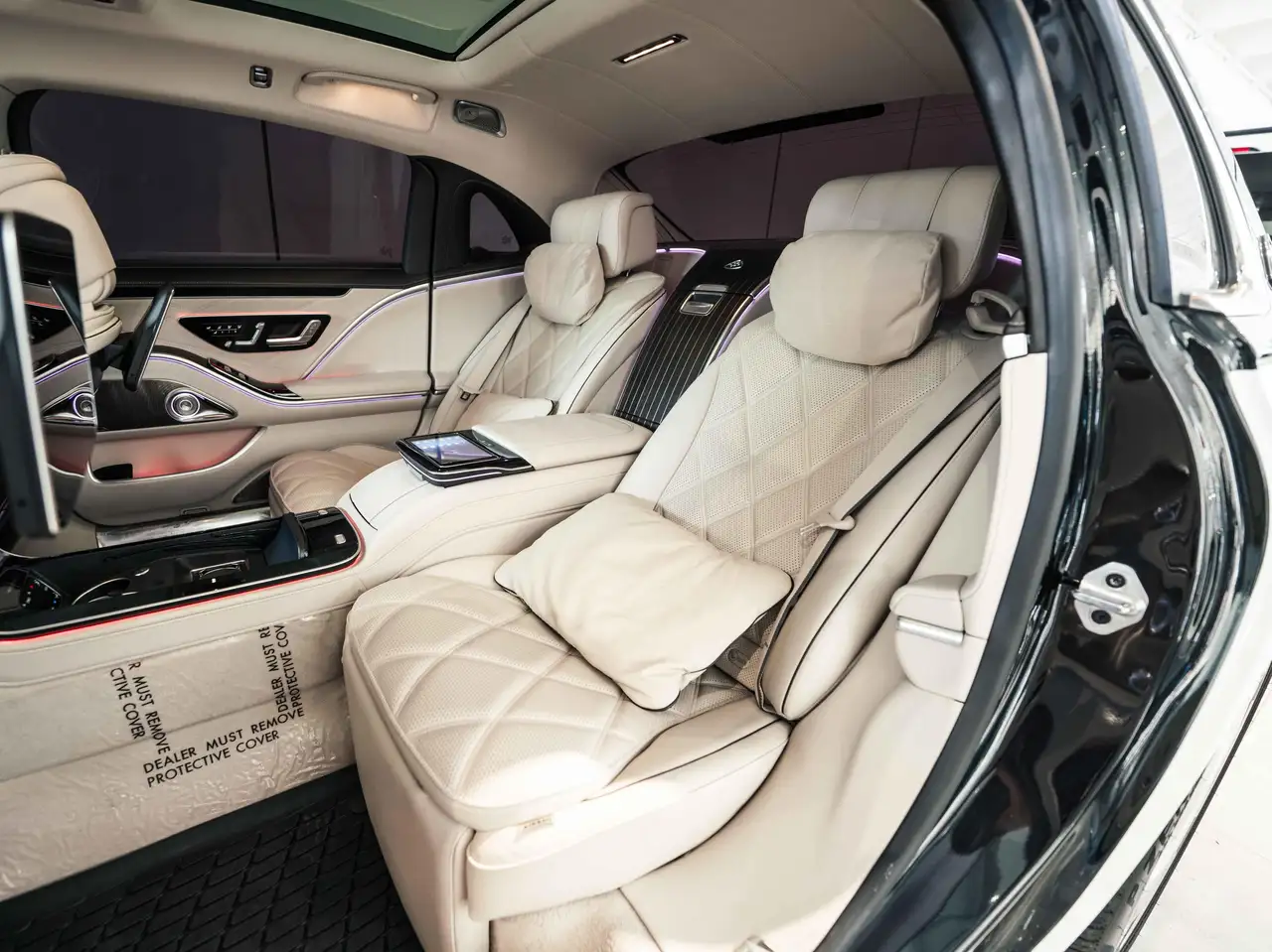 Mercedes-Benz S-Class снимка Mercedes-Benz S-Class