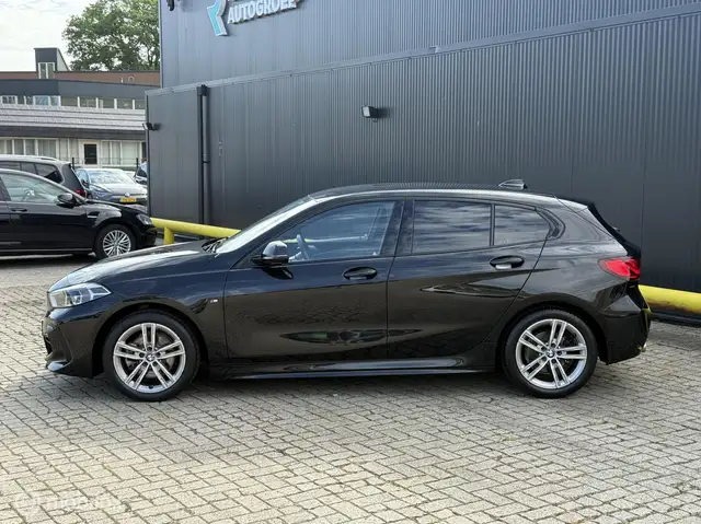 BMW 1 Series view 7