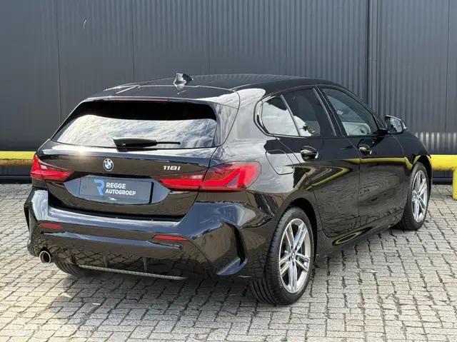 BMW 1 Series view 3