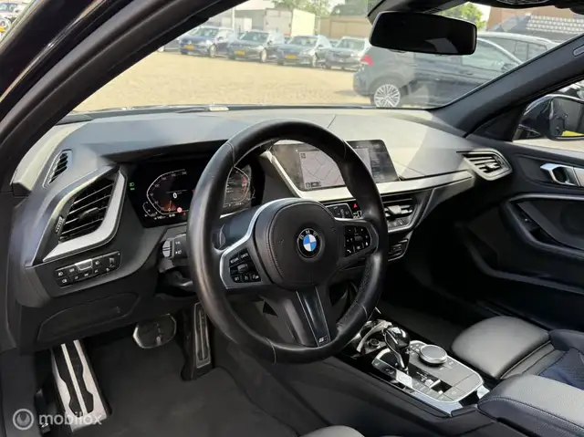 BMW 1 Series view 11