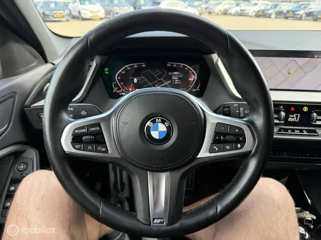 BMW 1 Series view 12