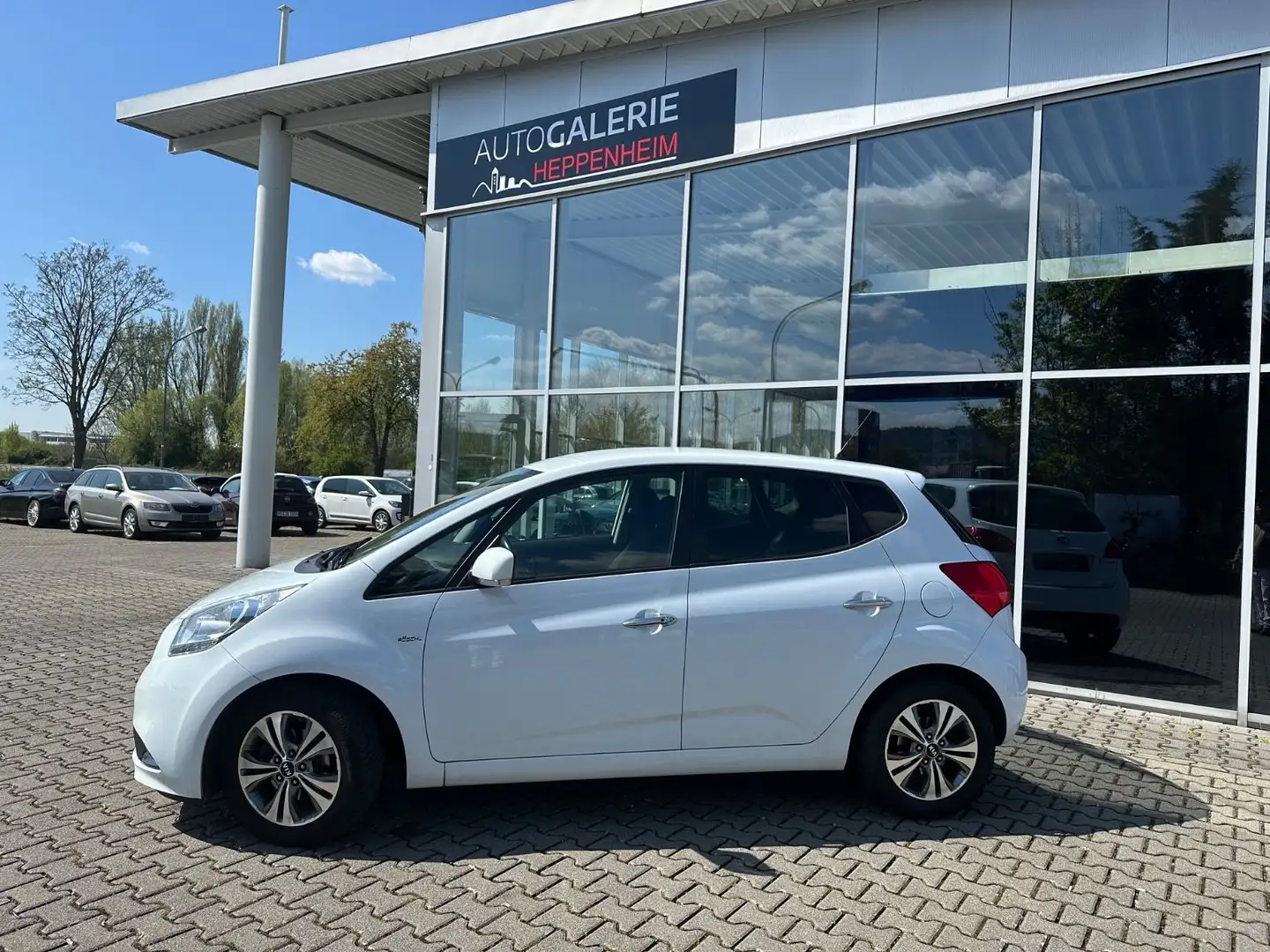 Kia Venga UEFA Euro 16/AUT/KLIMA/SHZ/L-HEIZ/PDC/KAM Blanco - 2