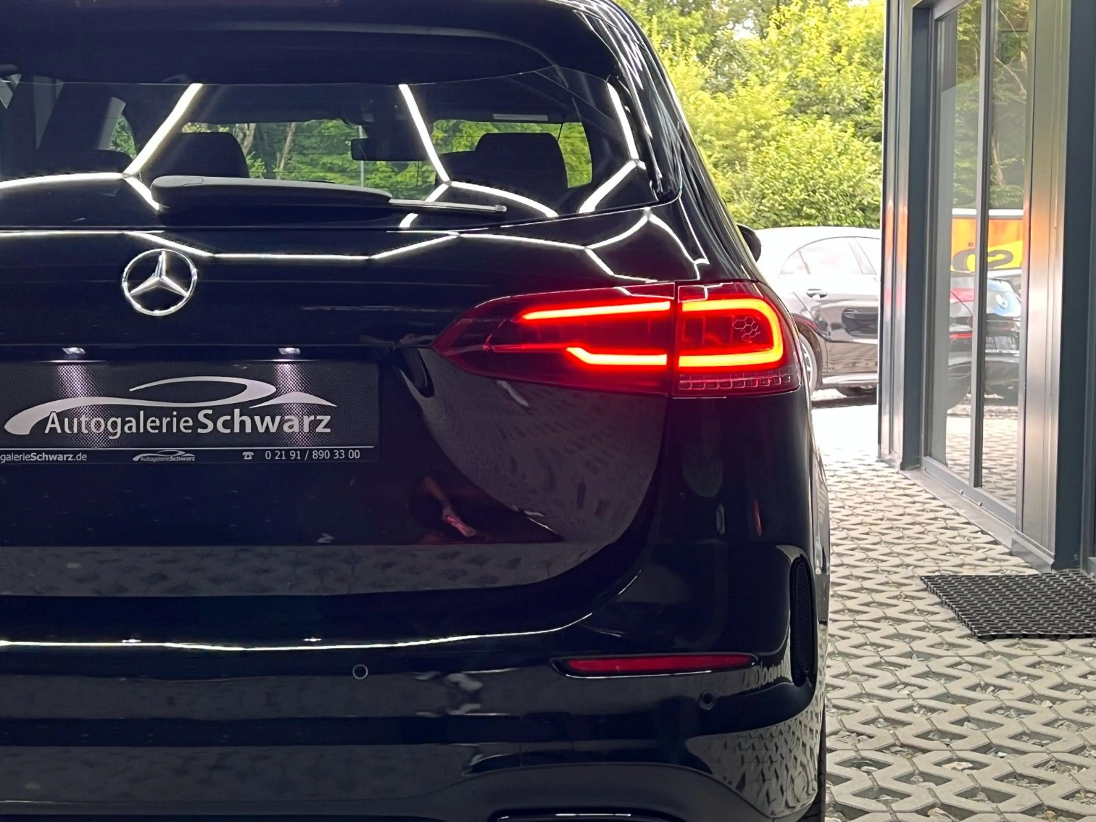 Mercedes-Benz B 250 e 8G AMG NIGHT LED NAV+DAB AMB MEMO KAM AHK — photo 11