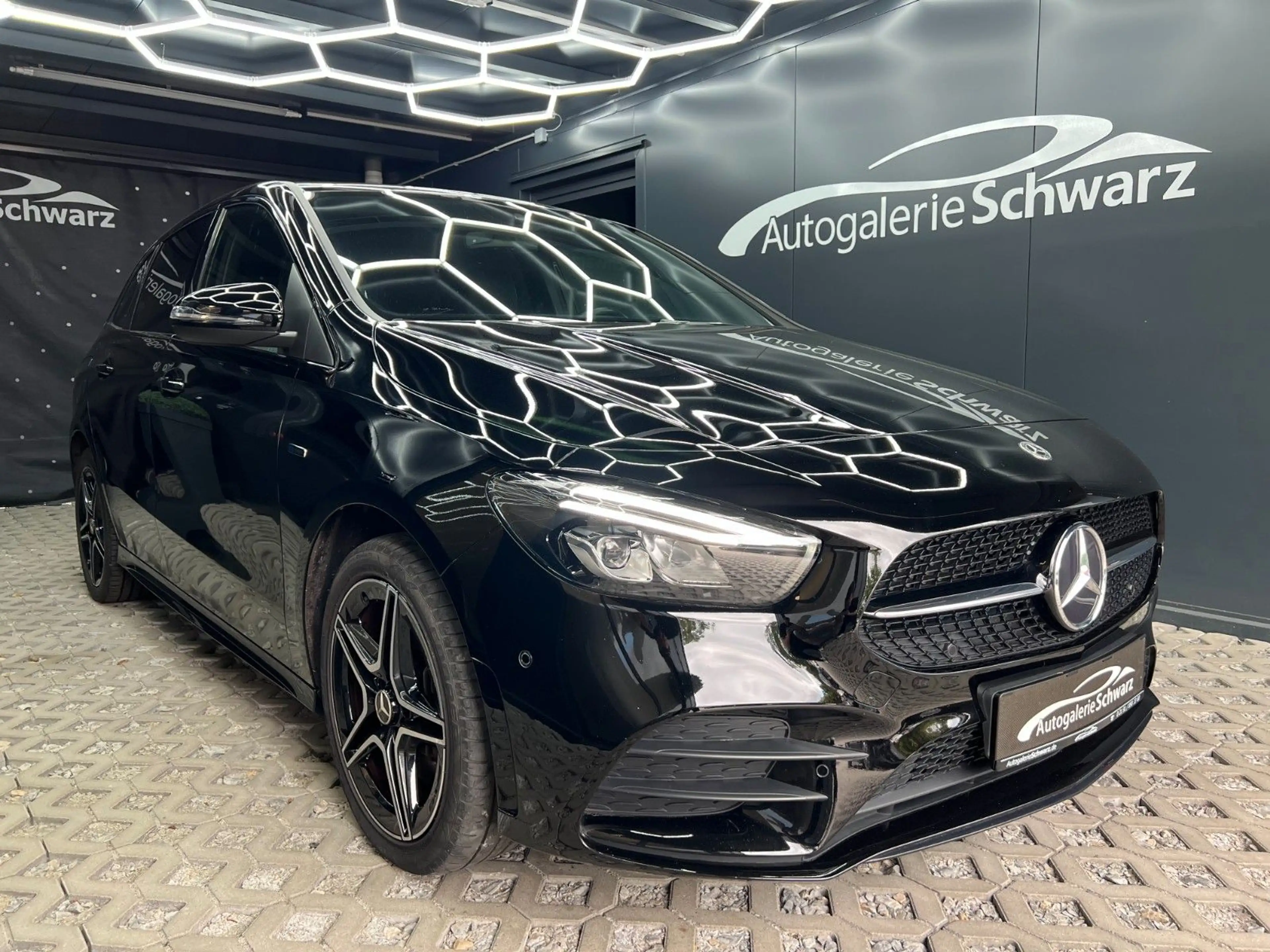 Mercedes-Benz B 250 e 8G AMG NIGHT LED NAV+DAB AMB MEMO KAM AHK — photo 5