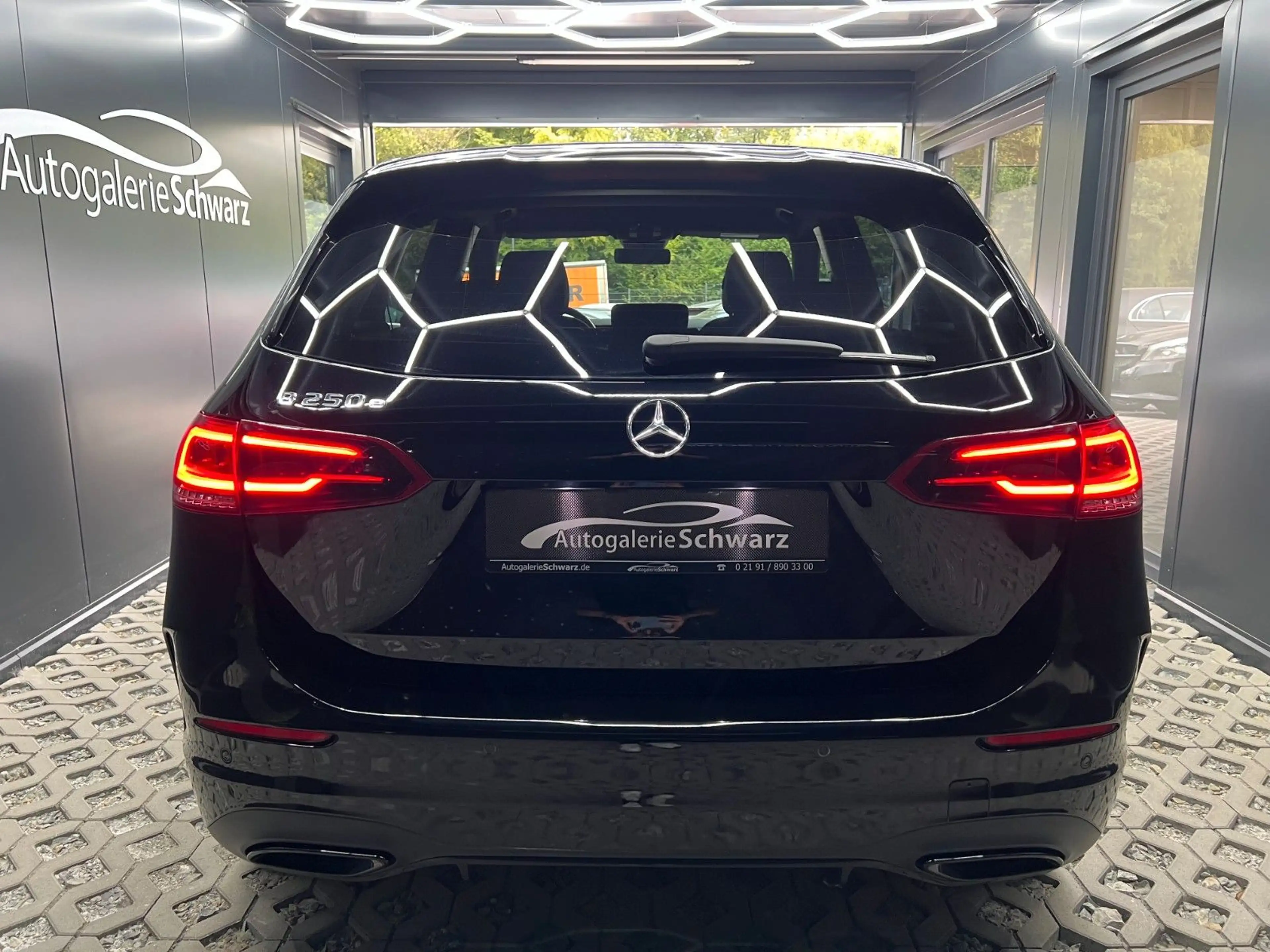Mercedes-Benz B 250 e 8G AMG NIGHT LED NAV+DAB AMB MEMO KAM AHK — photo 7