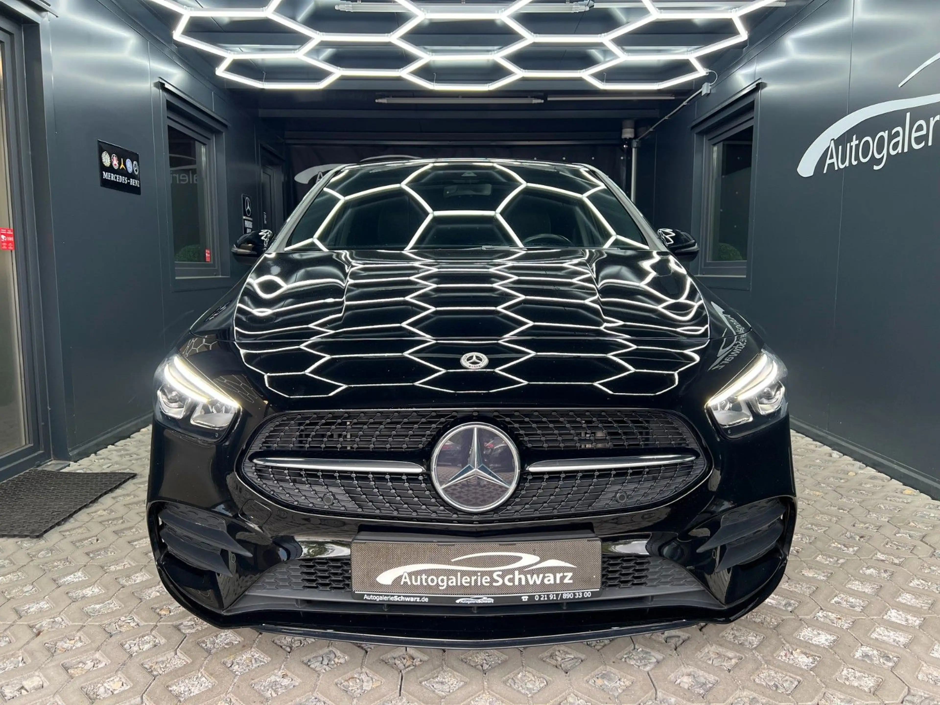 Mercedes-Benz B 250 e 8G AMG NIGHT LED NAV+DAB AMB MEMO KAM AHK — photo 4