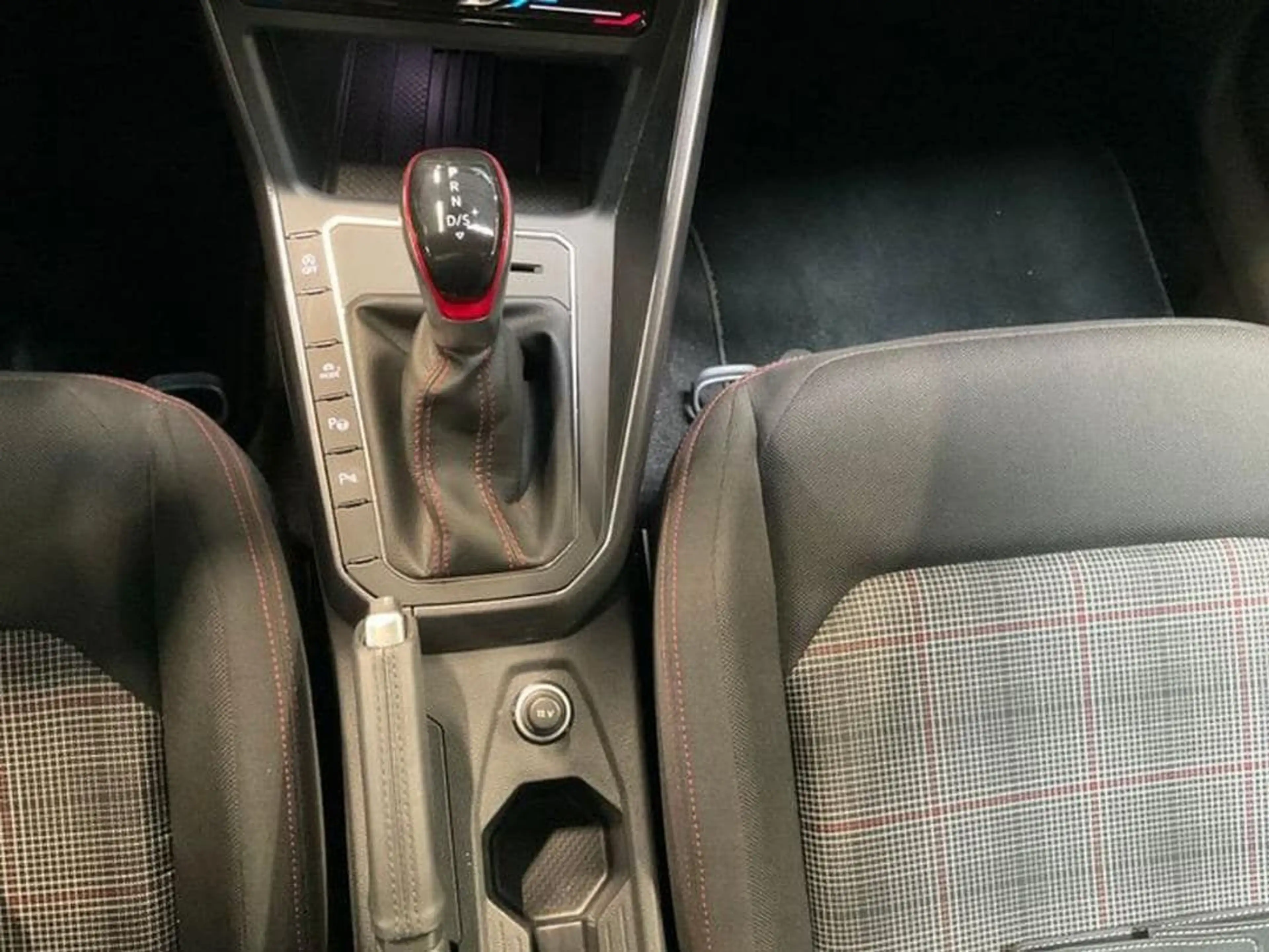 Volkswagen Polo GTI Matrix Travel Side Assist SHZ — photo 8