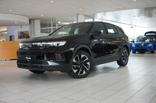 Opel Grandland view 3