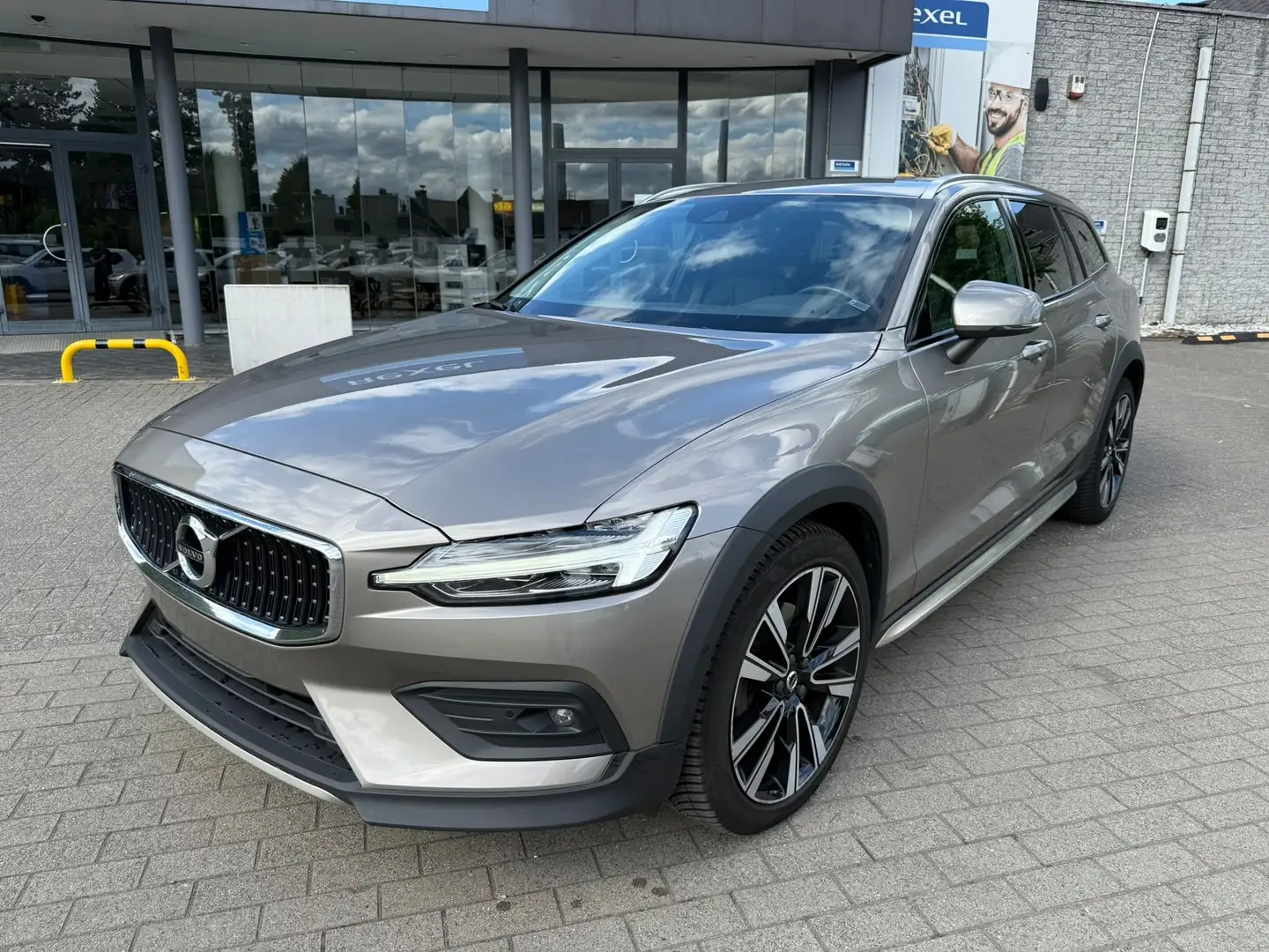 Volvo V60 Cross Country V60 Cross Country 2.0 D3 AWD Pro Geartronic Gris - 1