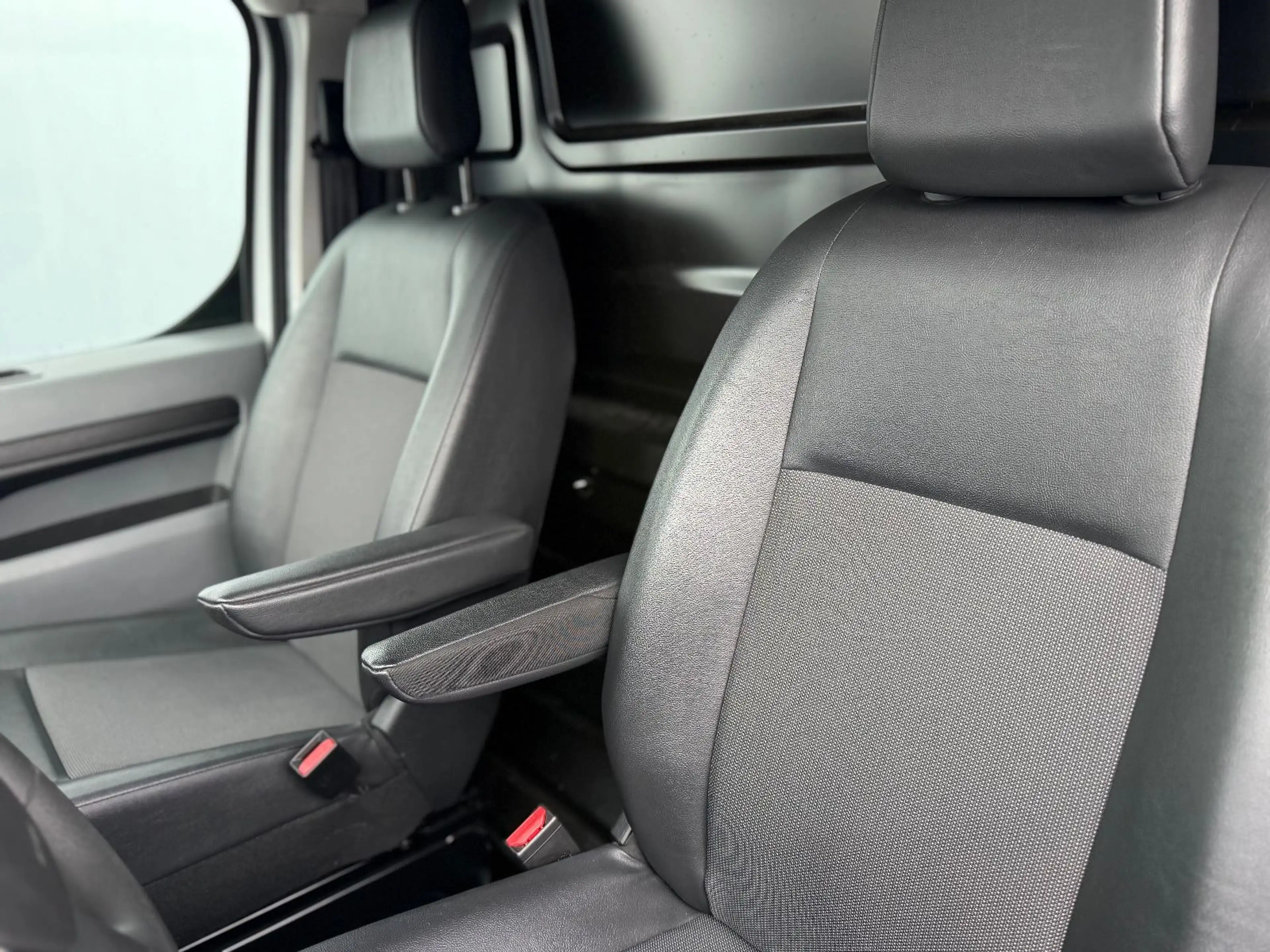 Peugeot Expert 2.0 HDI Premium L3 *1.HAND+LANG* — photo 8