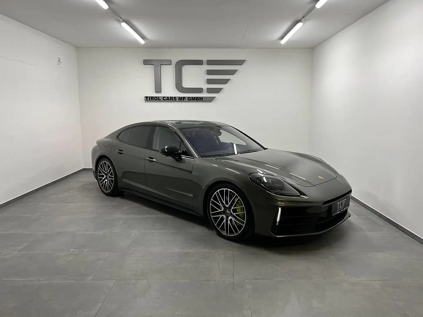 Porsche Panamera 4 E-Hybrid 21,8kWh PDK,HUD,Matrix,DAB,.. Grau - 2