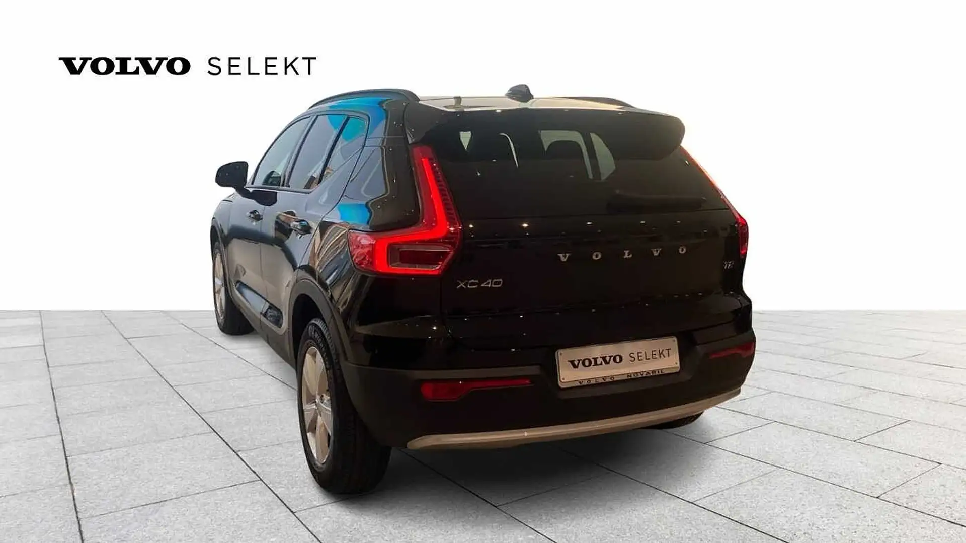 Volvo XC40 T2 automatic ***SUMMERDEAL*** Zwart - 2
