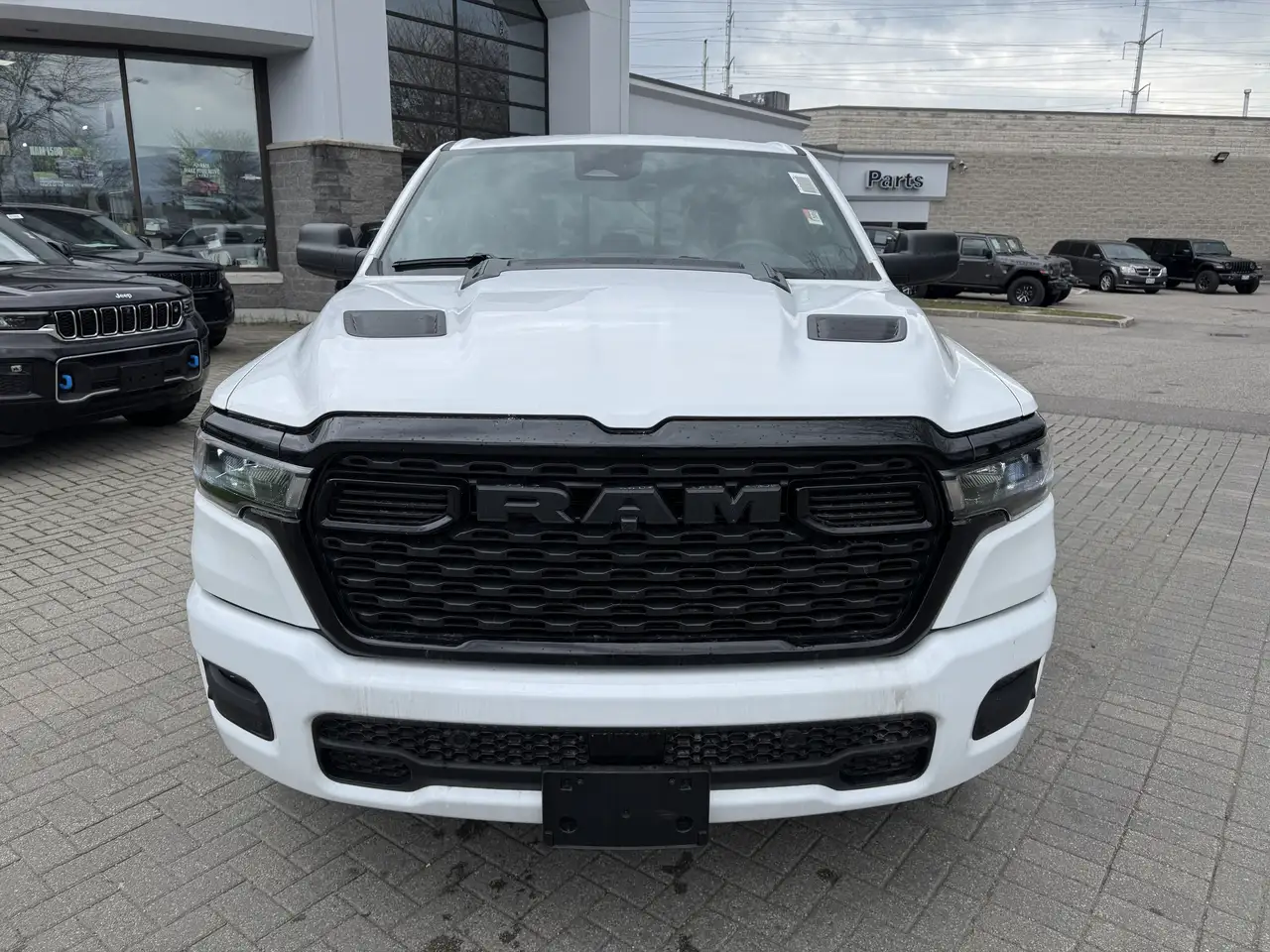 RAM 1500 снимка RAM 1500