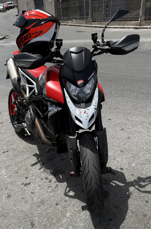 Ducati Hypermotard 950