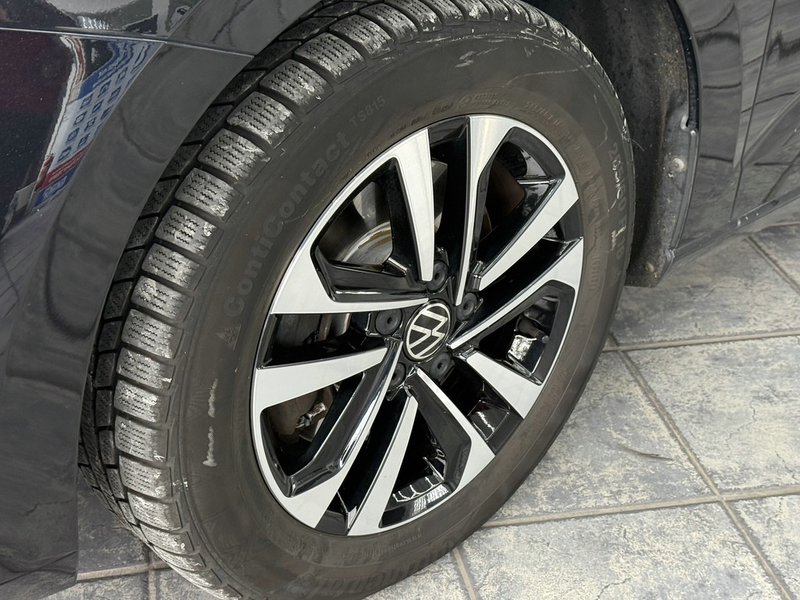 Volkswagen Touran 2.0 TDI United, 7-Sitzer, Navi, Pano, AHK — photo 11