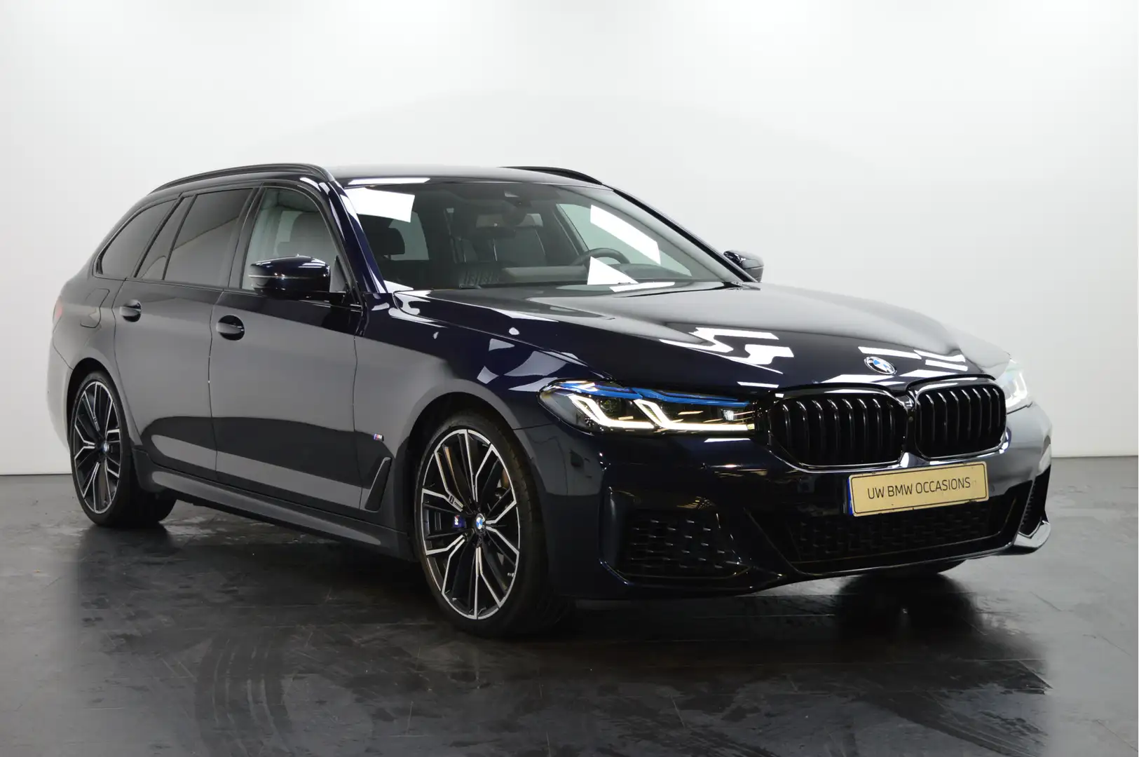 BMW 540 5 Serie Touring 540i xDrive High Executive M Sport Zwart - 2