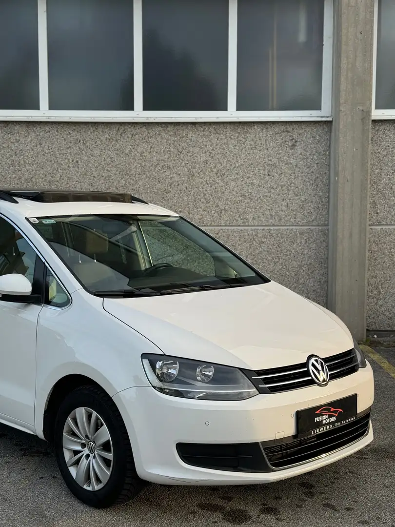 Volkswagen Sharan *Comfortline*Aut.*Pano*Rückfahrkamera*7Sitzer* Weiß - 2