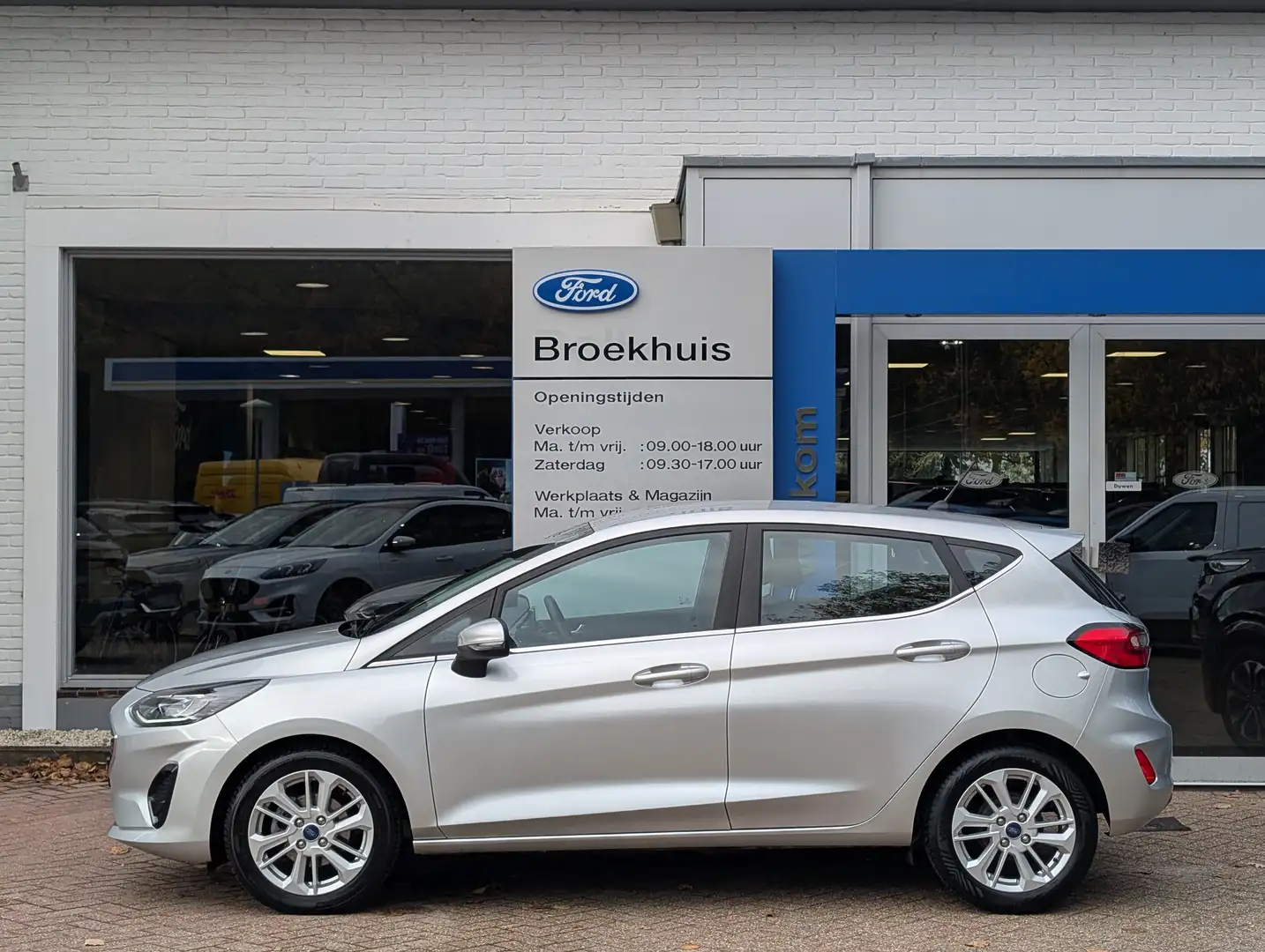 Ford Fiesta 1.0 EcoBoost Titanium 100pk | Cruise | 16" LMV | W Grijs - 2