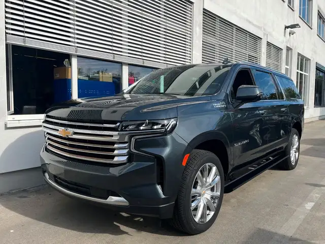 Chevrolet Suburban High Country 6,2 V8