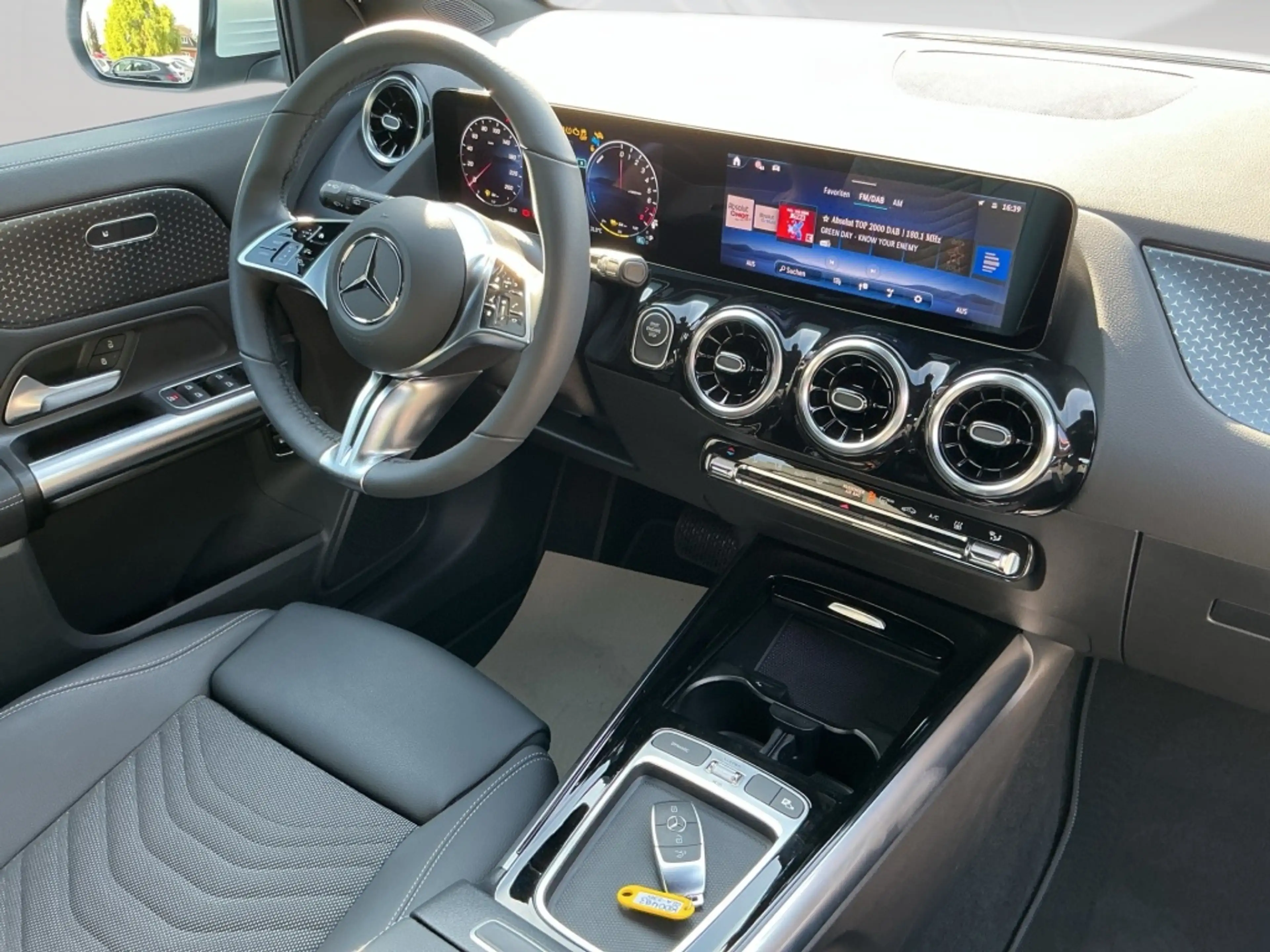 Mercedes-Benz GLA 250 e PROGRESSIVE MULTI AHK KAMERA SPUR PDC — photo 11