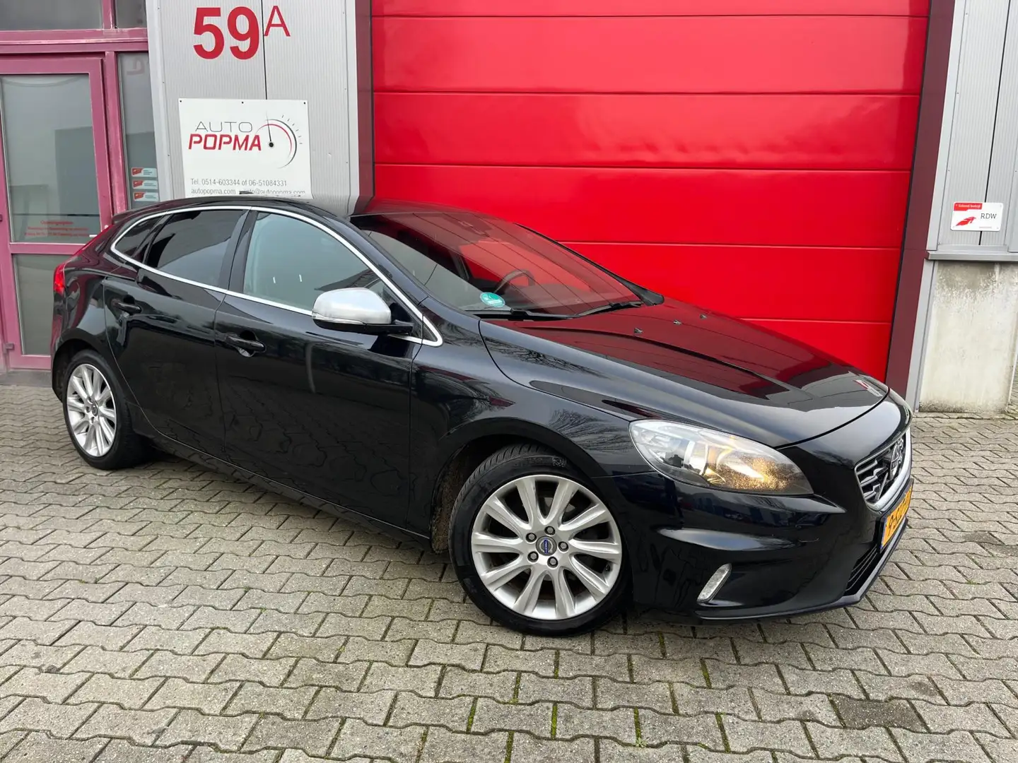 Volvo V40 1.6 D2 114pk R-Design Business Pack Pro / 17"LM / Noir - 1