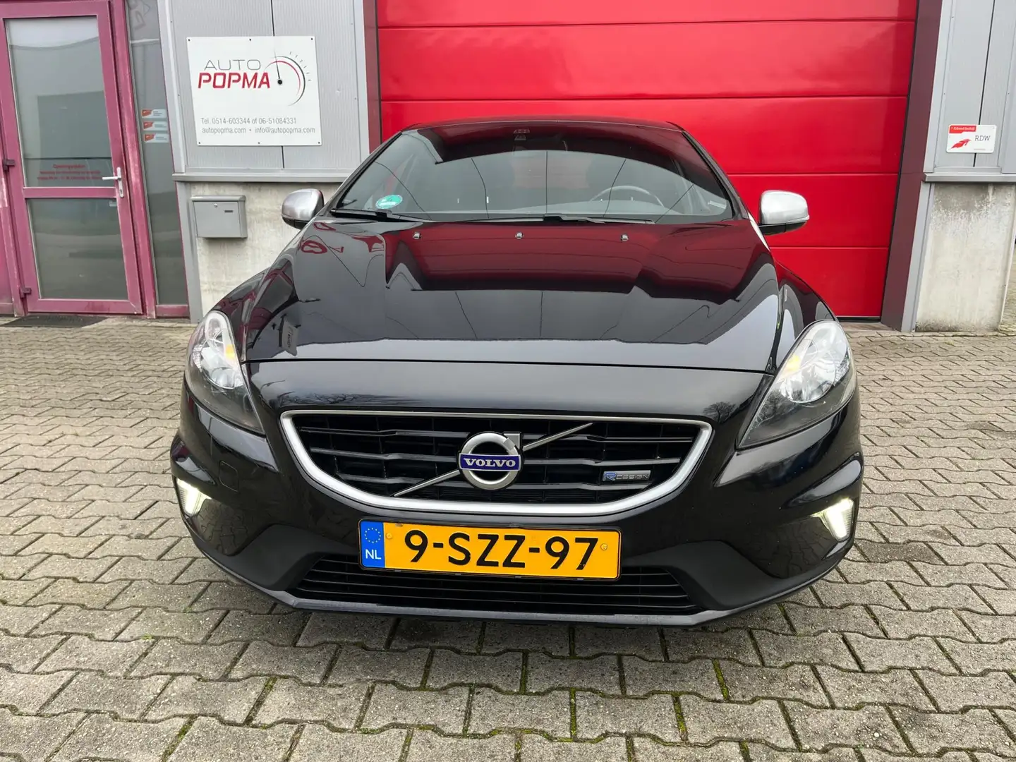 Volvo V40 1.6 D2 114pk R-Design Business Pack Pro / 17"LM / Noir - 2