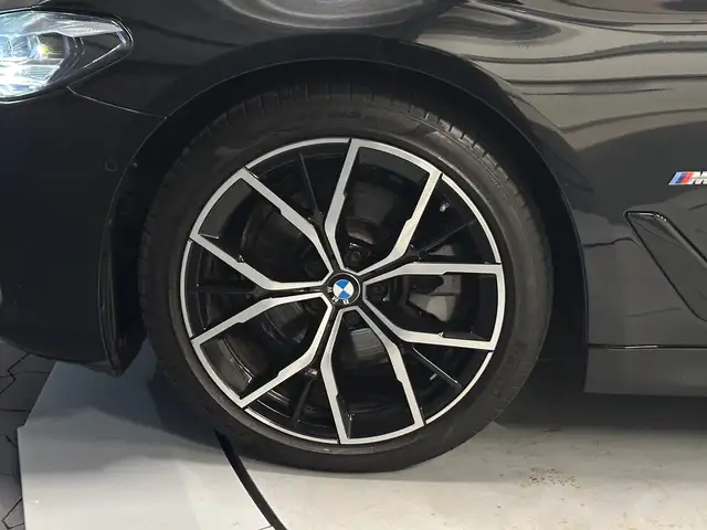 BMW M main image