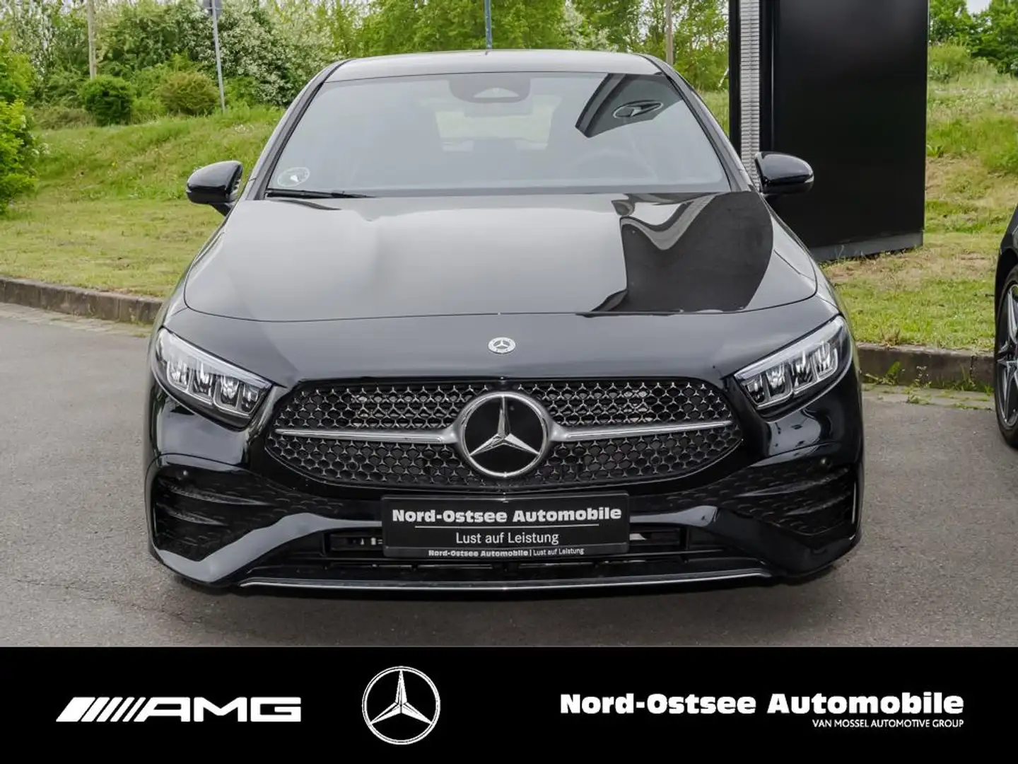 Mercedes-Benz A 200 AMG KAMERA LED DISTR. ADV.+ KEYLESS MBUX Чорний - 2