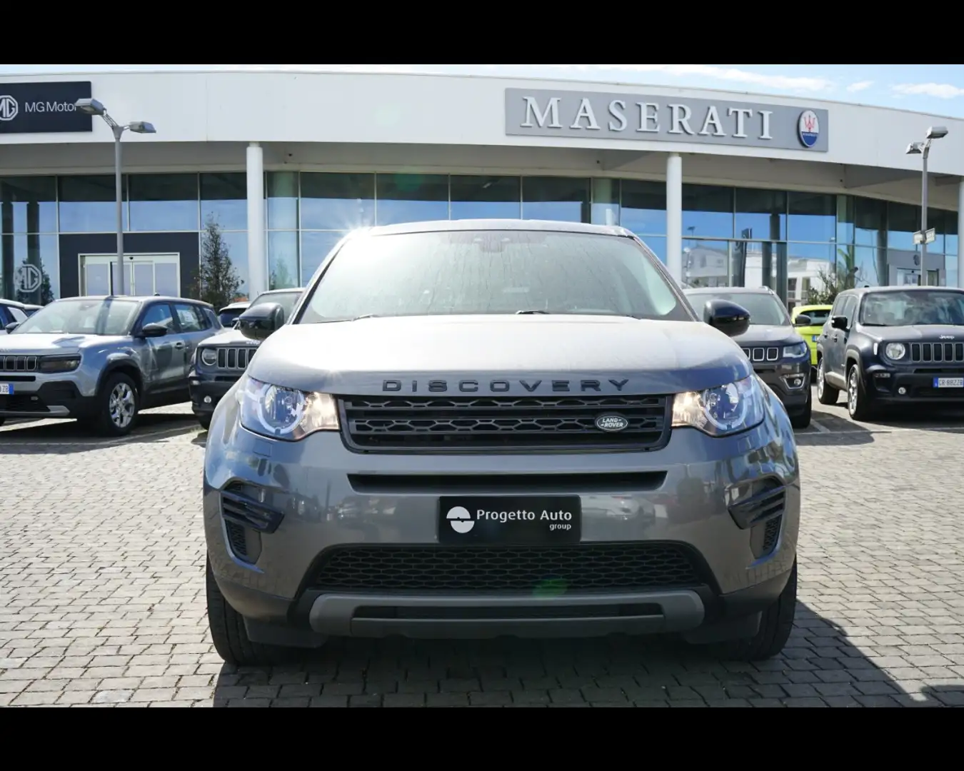 Land Rover Discovery Sport 2.0 TD4 150 CV Auto Business Ed.Premium Pure Grau - 2