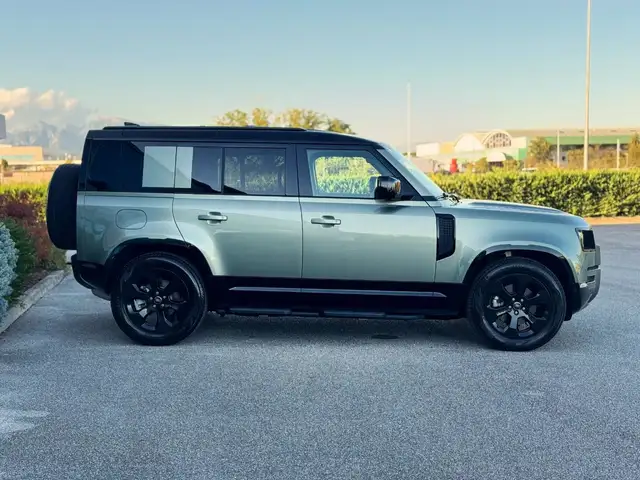 Land Rover Defender view 16