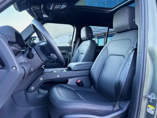 Land Rover Defender view 8