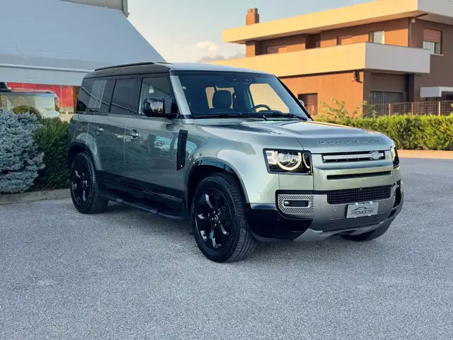 Land Rover Defender view 3