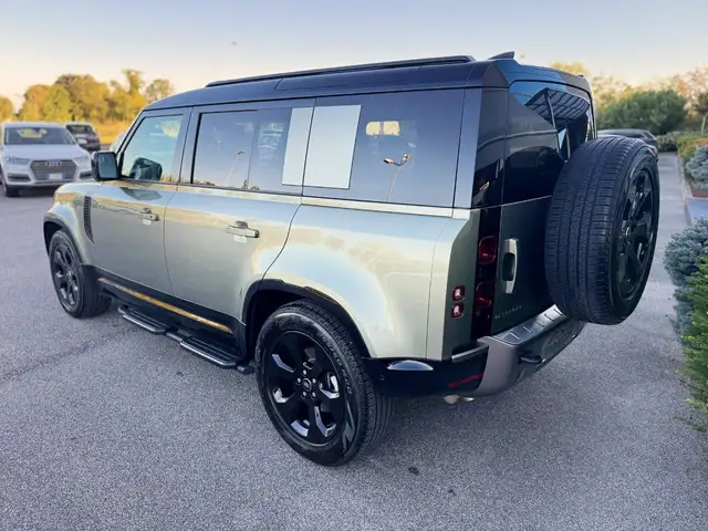 Land Rover Defender view 5