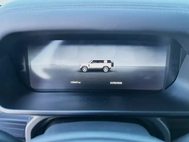 Land Rover Defender view 30