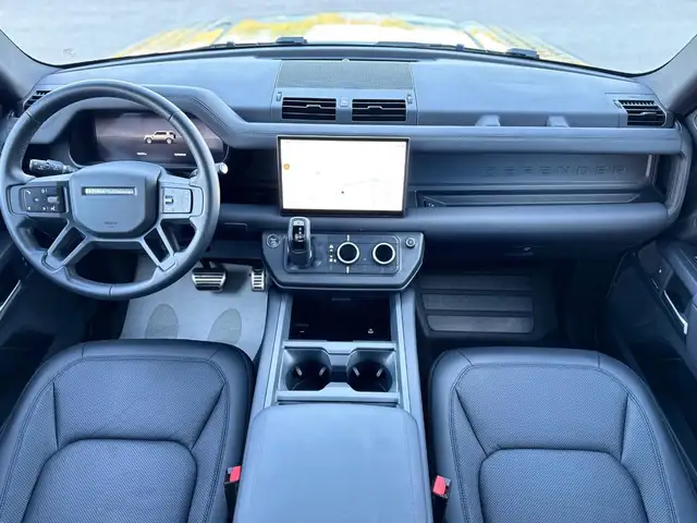 Land Rover Defender view 10