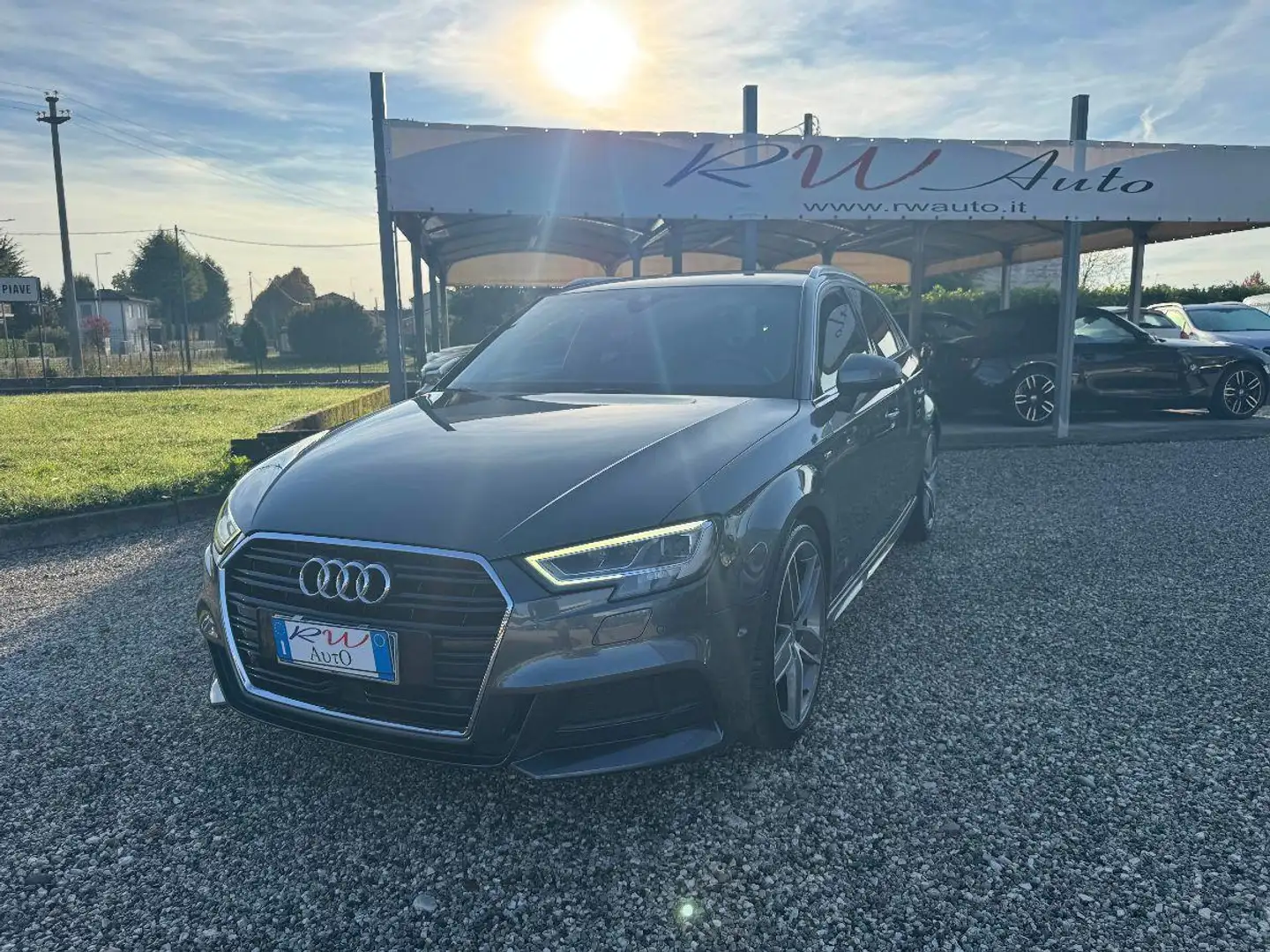 Audi A3 2.0 Tdi  S-LINE  ALLES RS CERCHI 19 Grigio - 2