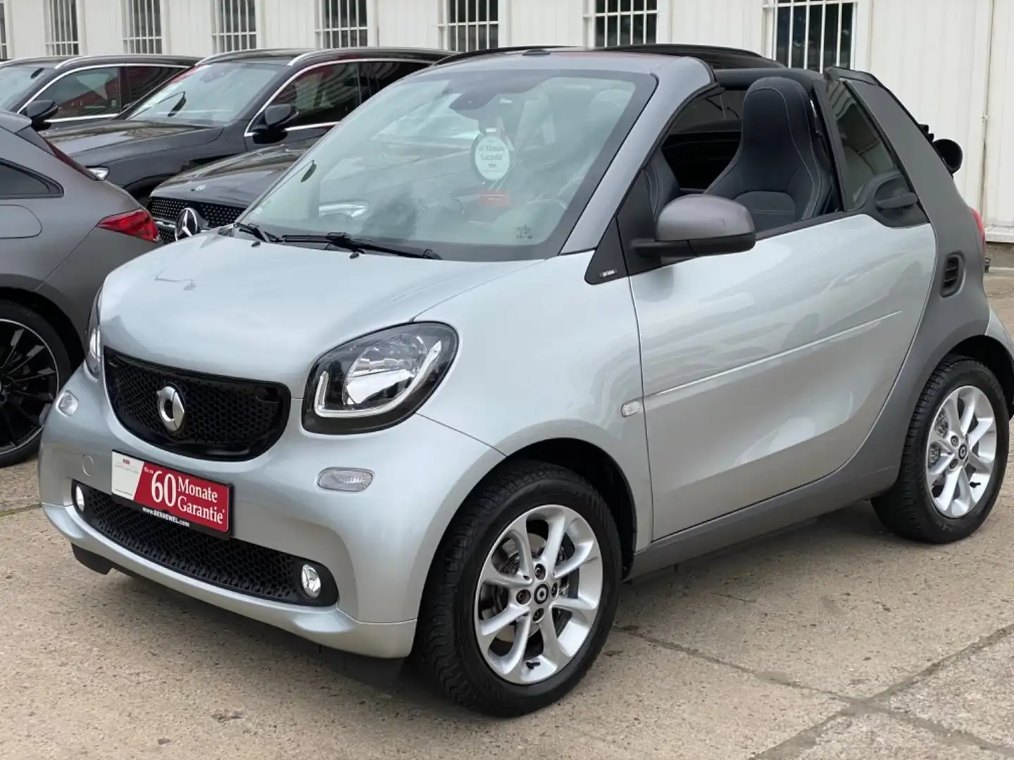 smart forTwo Cabrio Turbo90PS_Leder_RFKamera_LED&Sensor Paket Gris - 2