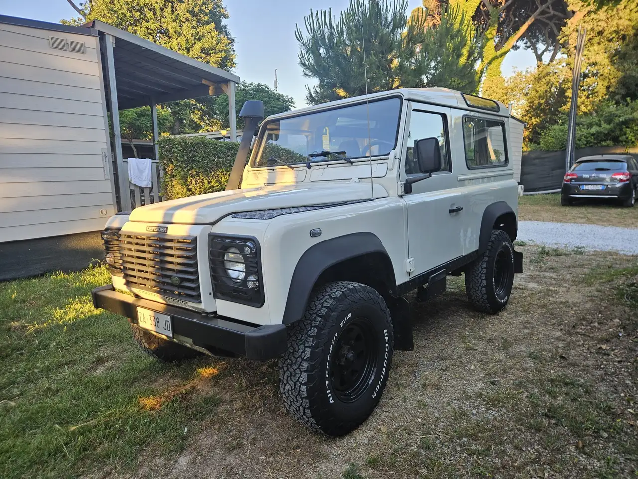 Land Rover Defender 90 2.5 td5 County SW, foto 2