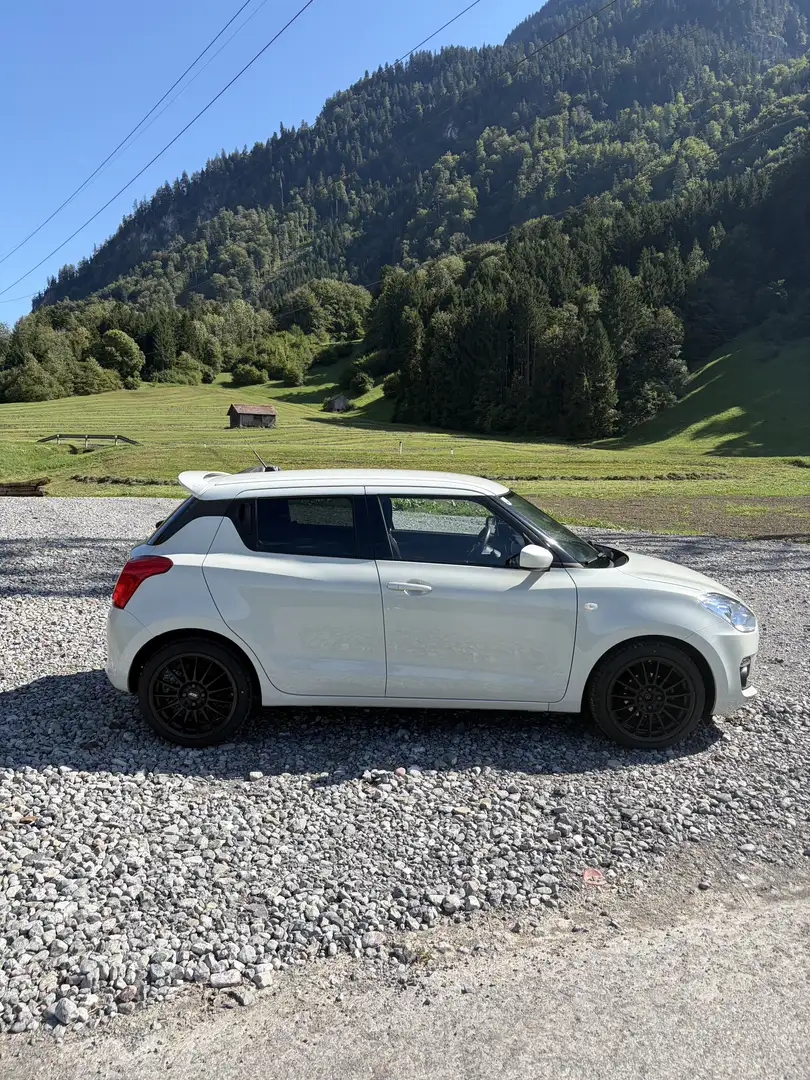 Suzuki Swift 1,2 DualJet Shine - 1