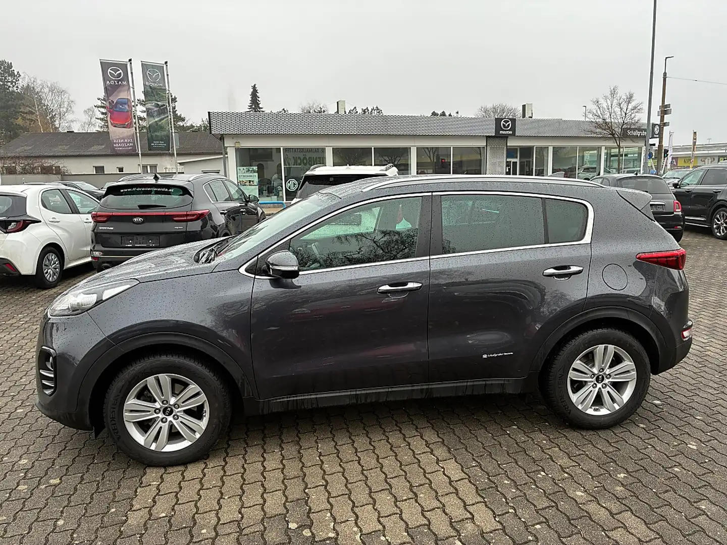 Kia Sportage 1,7 CRDI ISG Österreich Edition Grau - 2
