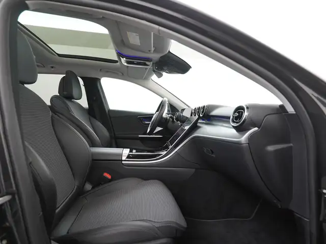 Mercedes-Benz C-Class view 3