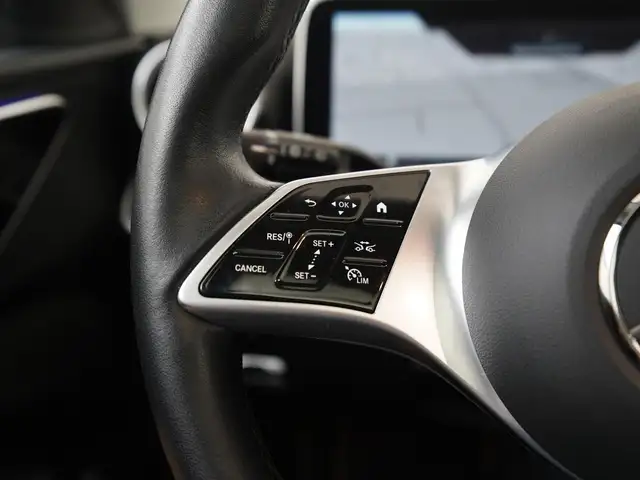 Mercedes-Benz C-Class view 8