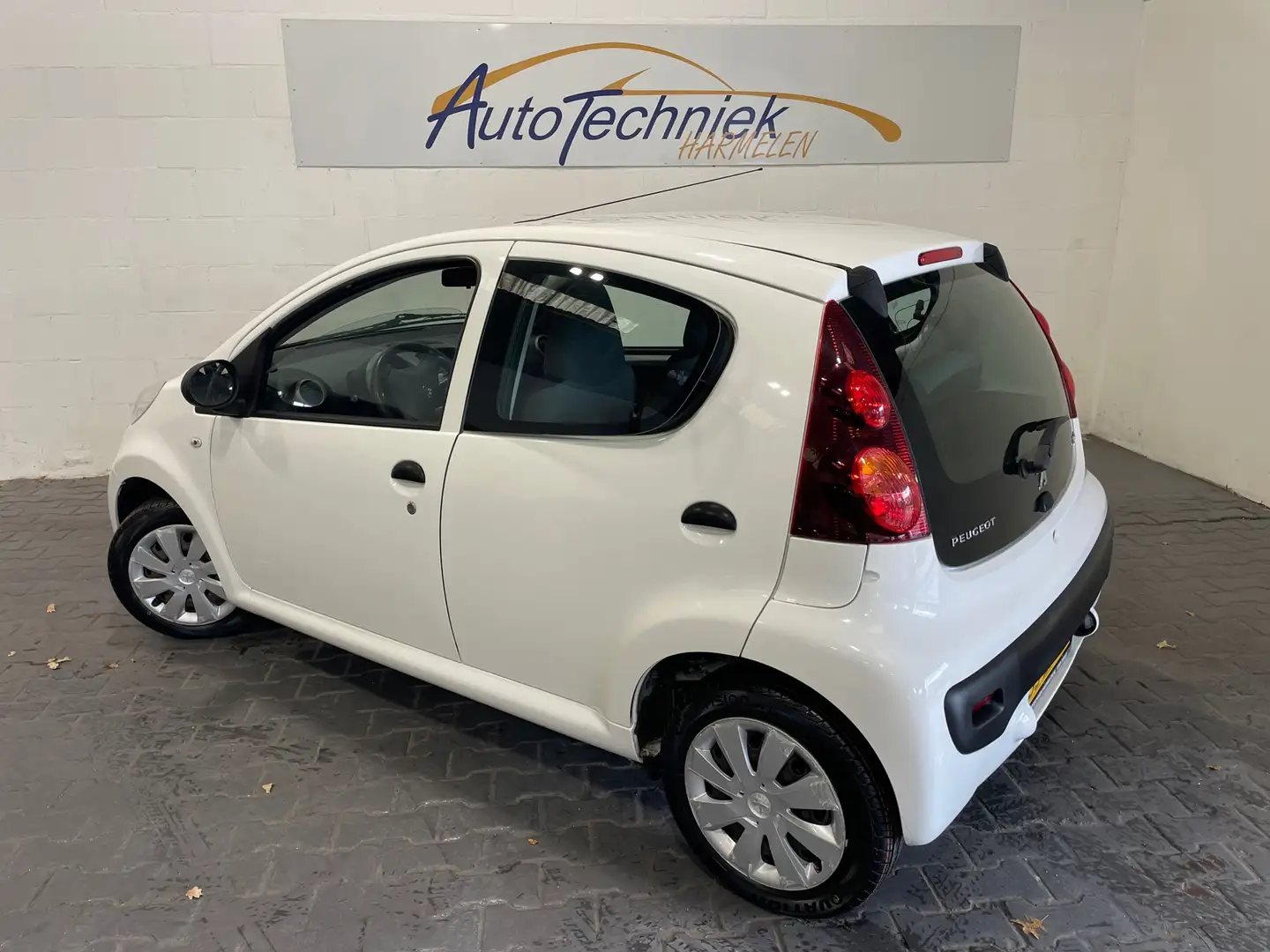 Peugeot 107 1.0 5Drs *Airco*Nieuwe Koppeling&Banden* Wit - 2