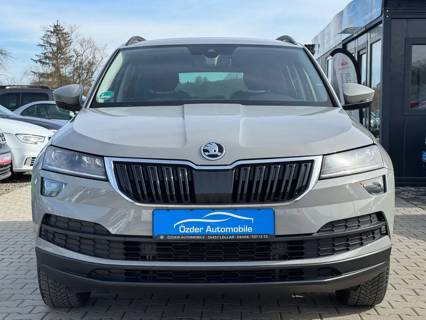 Skoda Karoq 1.5 TSI ACT Style+Finanzierung+1.Hand+ Grau - 2