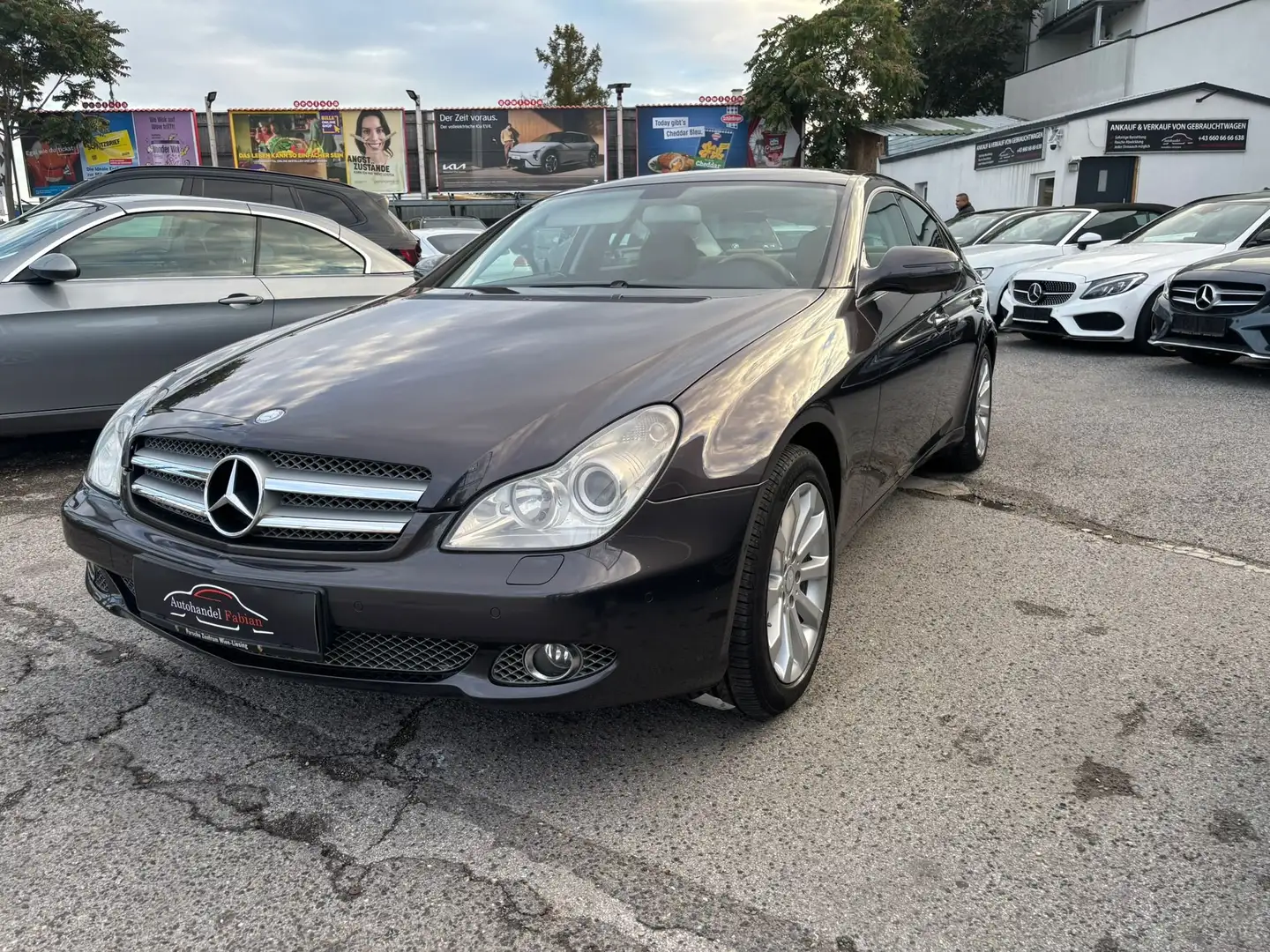 Mercedes-Benz CLS 350 CGI Autom. 292PS Servicegepfl. Holz und Leder Braun - 1