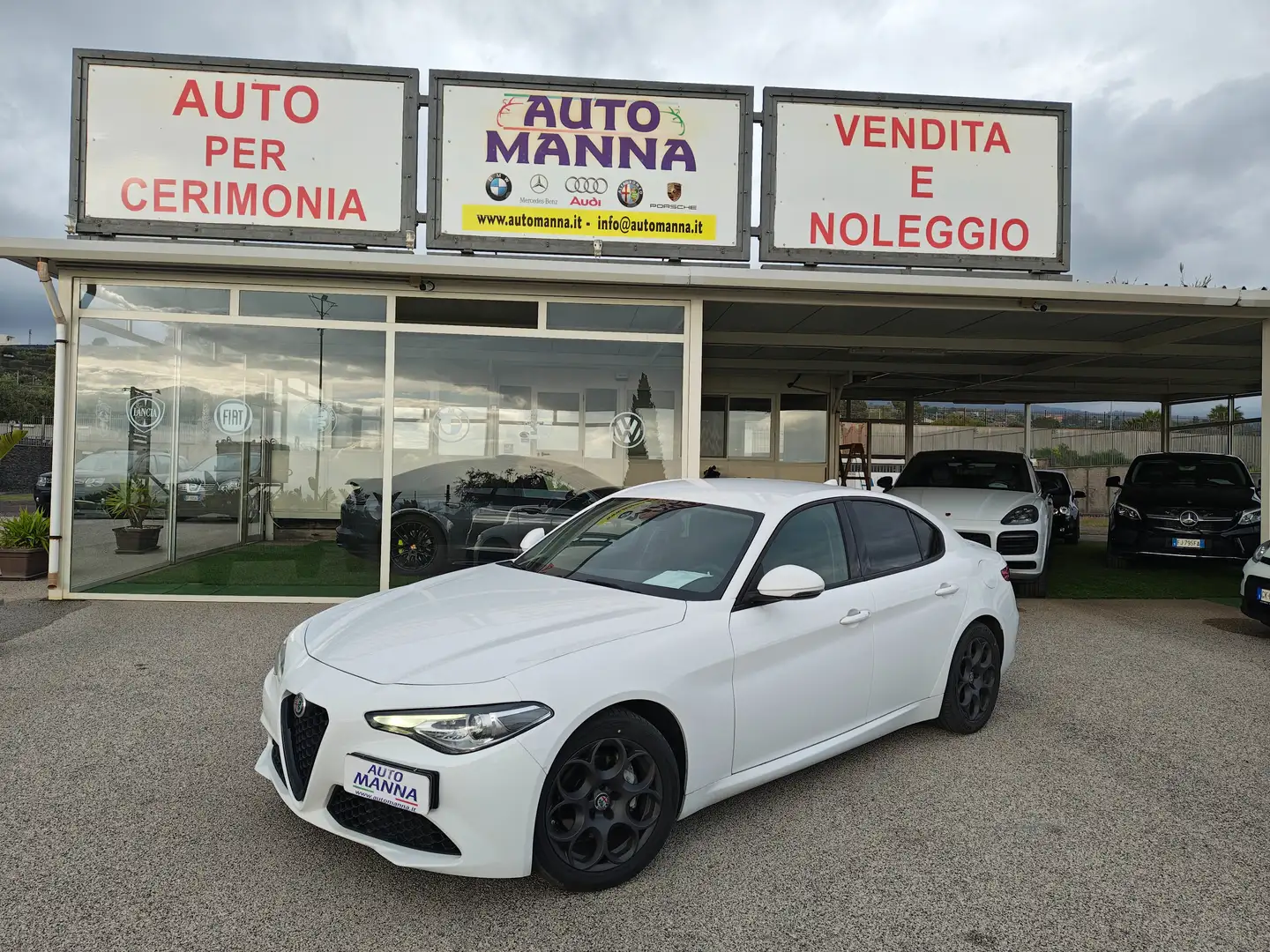 Alfa Romeo Giulia 2.2 t Super 160cv auto my19 Bianco - 1