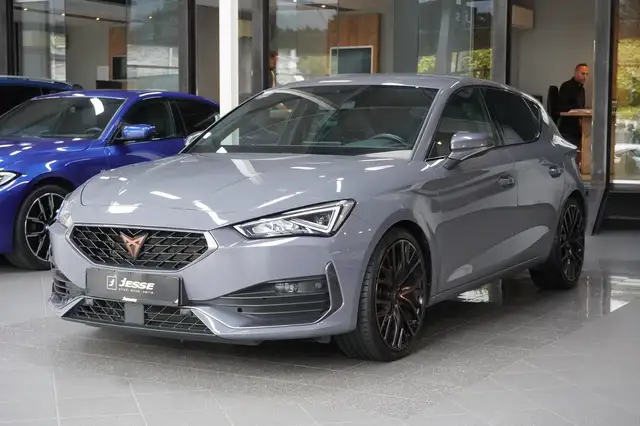 Cupra Leon 2.0 TSI VZ LED ACC R.Cam