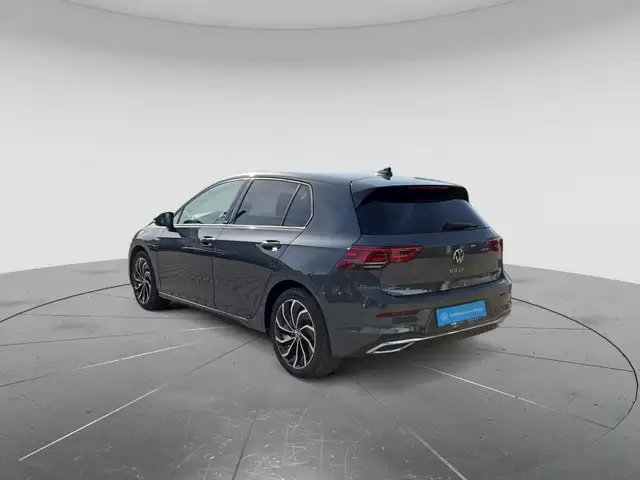 Volkswagen Golf view 3