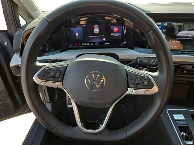 Volkswagen Golf view 13