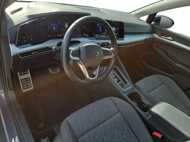 Volkswagen Golf view 4